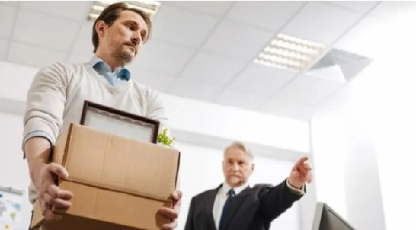 hậu quả pháp lý khi công ty đơn phương chấm dứt hợp đồng lao động trái luật