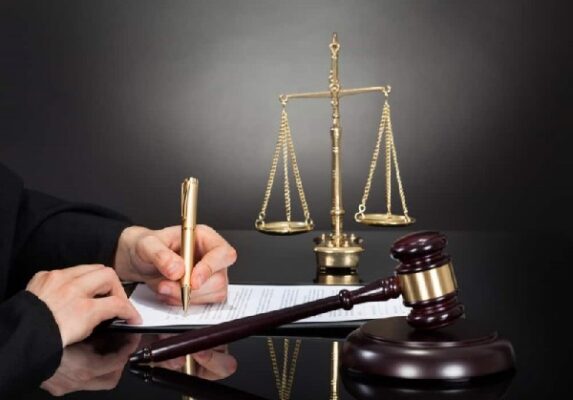 Luật sư bào chữa về tội vu khống