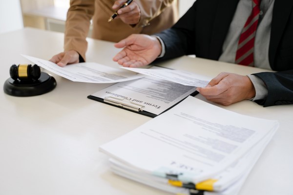 Khi khởi kiện ra Tòa cần chuẩn bị các hồ sơ, tài liệu như thế nào